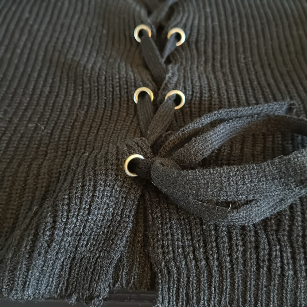 Fashion Nova Women’s Black Sweater Crisscross tie at Back New no tag Size Large - Picture 9 of 14
